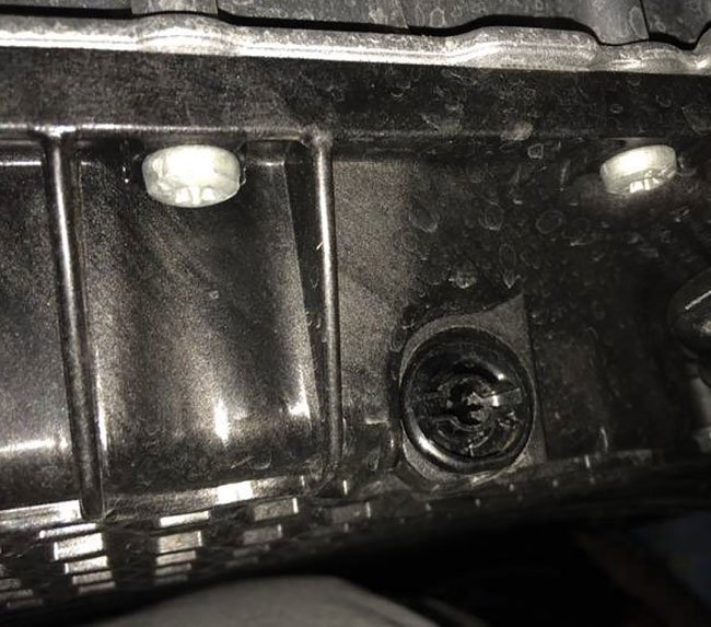 KIT DE BUJÕES DE CÁRTER DE PLÁSTICO - PARA VW GROUP (1 PEÇA) - Image 7