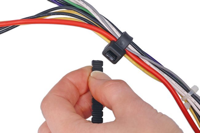 ABRAÇADEIRA DE NYLON PRETA COM SISTEMA DE TORÇÃO, 300 MM X 4,6 MM, PACOTE COM 50 UNIDADES - Image 4