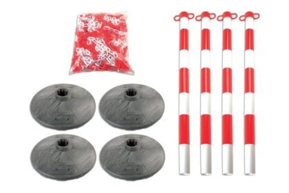 CONJUNTO DE 4 POSTES & BASES COM CORRENTE
